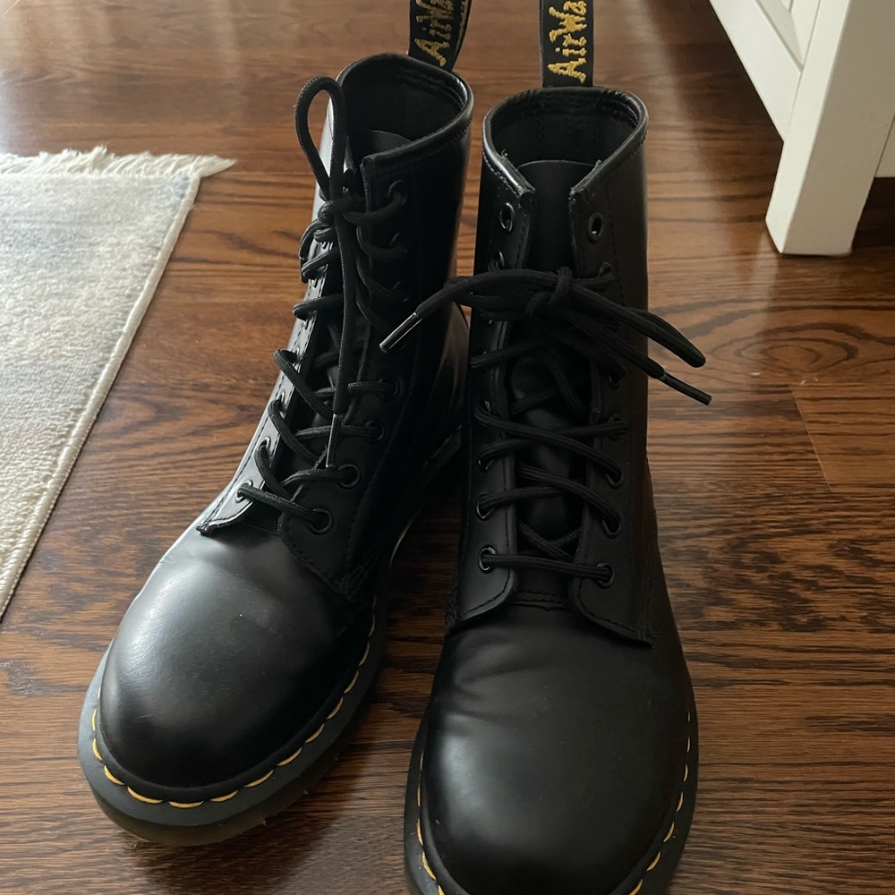 1460 smooth leather Doc Marten combat boots